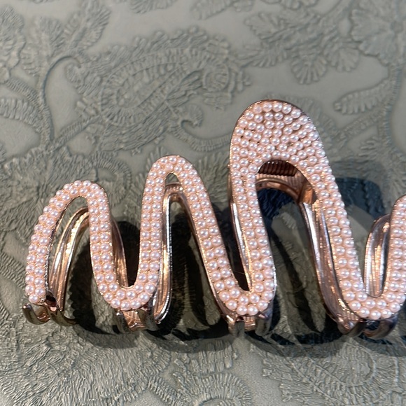 Anthropologie Hair Clip - Picture 2 of 2